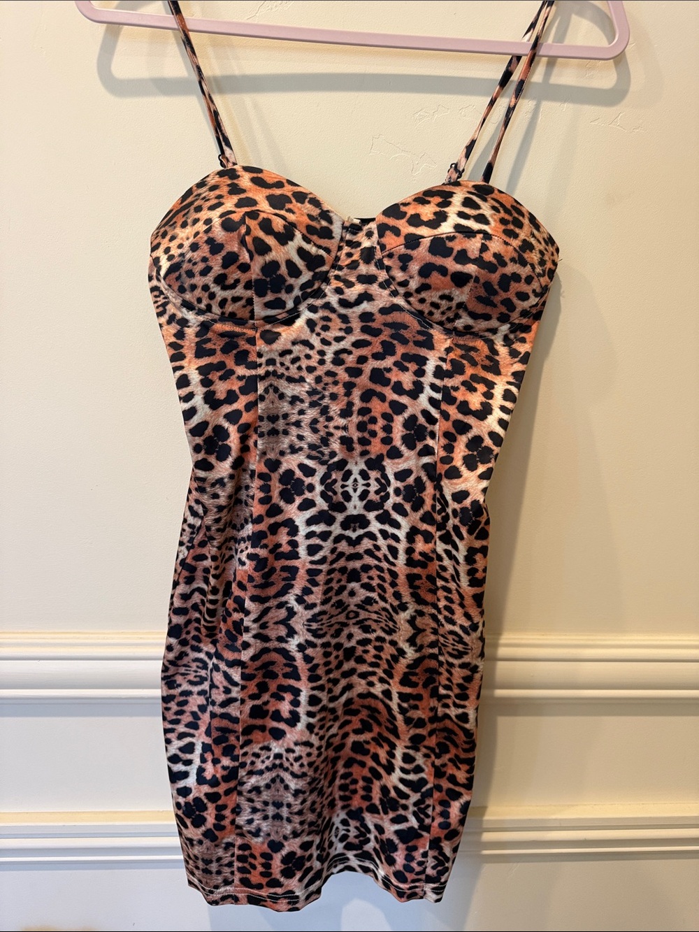 Femme Luxe Cheetah Leopard Body Con dress Size Small Stretchy